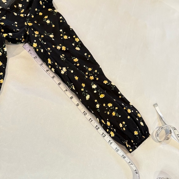 Love Tree Blouse Black & Yellow Floral Cropped Long Sleeve Women’s Sz S - Picture 9 of 10